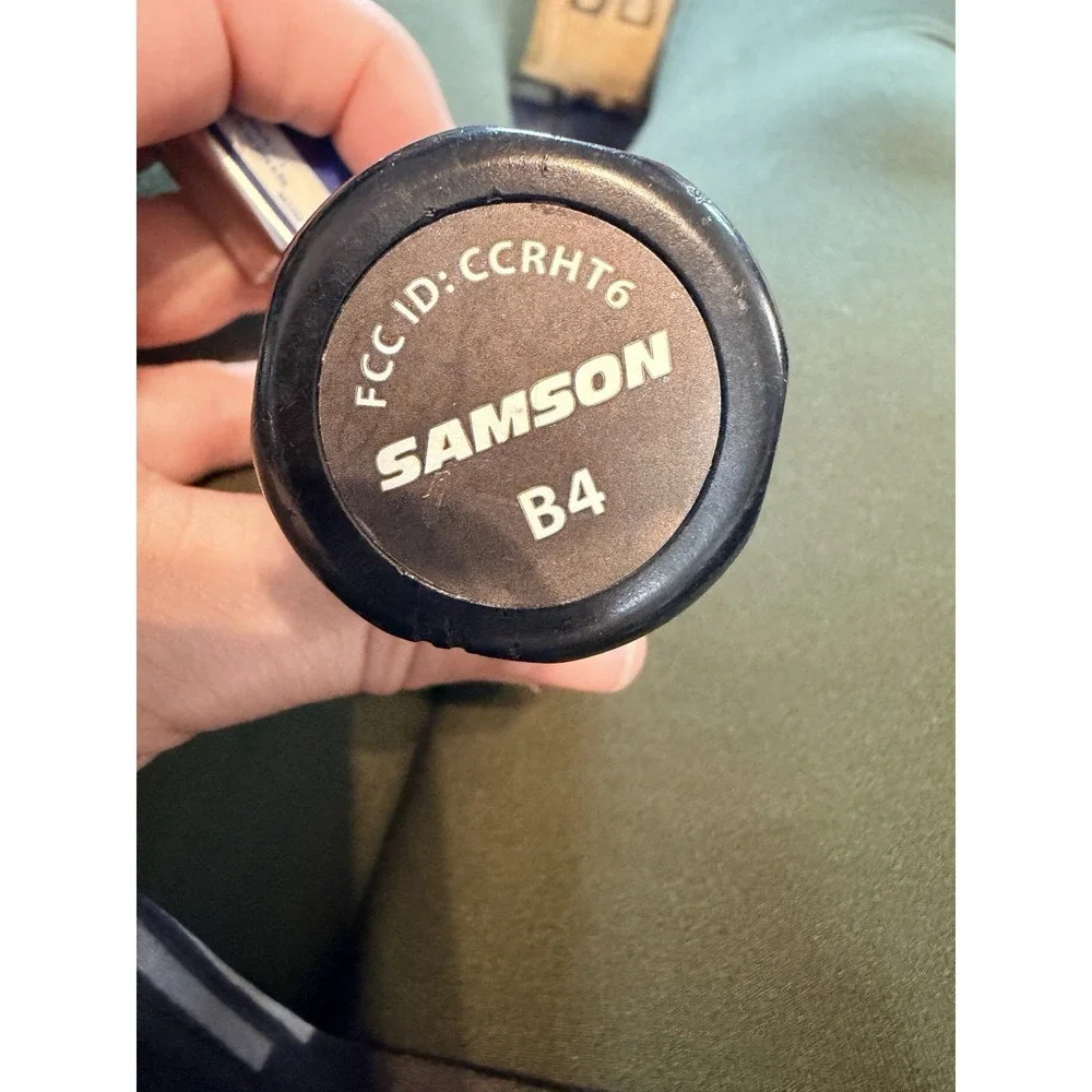 Samson Stage V466 Vocal Wireless System W/ 2 Microphones No Power Cords